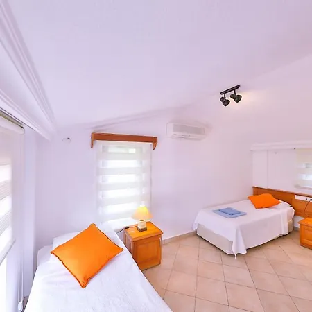 Yagiz - Lovely With Bay View & Private Pool 빌라 *