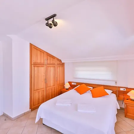 Yagiz - Lovely With Bay View & Private Pool *